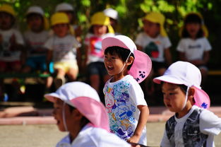 假期最受矚目的小孩出現(xiàn)了，小小探險(xiǎn)家李明的奇妙之旅